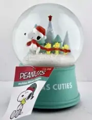 Peanuts Snoopy Snow Globe