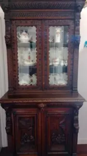 2 piece tuda cabinet excellent condition
