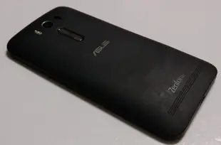 ASUS ZenFone 2 ( Z00ED /16GB ) 5吋 ( 黑色 ) 4G 二手雙卡機