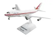 Skymarks SKR1165 Boeing 747-100 House Everett N7470 Desk 1/200 Model Airplane
