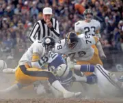 Defensive Lineman Dwight White And Linebacker Jack Lambert Nfl 1976 OLD PHOTO