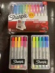 Sharpie Permanent Markers with Storage Case, 12 Fine And 10 Ultra Fine Markers