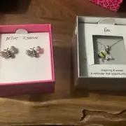 Betsey Johnson Women's Stud Earrings Rhinestone Bumble Bee NIB And Bee Necklace