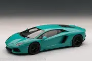 LAMBORGHINI AVENTADOR COUPE LP700-4 TURQUOISE 1:18 by AUTOART #74667 NEW IN BOX