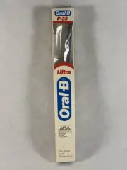 Vintage 1988 Oral B 35 Soft Straight Indicator Bristles Toothbrush Light Blue