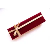 在飛比找蝦皮購物優惠-REPL) 紅色長鍊盒 首飾盒 長鍊盒 絨布 珠寶盒 項鍊 