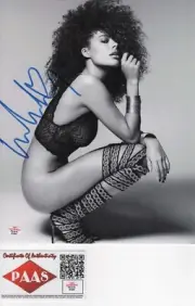TINA KUNAKEY FRENCH SUPERMODEL & ACTRESS SIGNED DAZZLING PHOTO PAAS