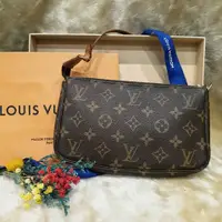 在飛比找PopChill優惠-[二手] Louis Vuitton LV 老花字紋 腋下包