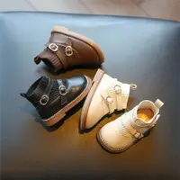 在飛比找ETMall東森購物網優惠-女寶寶秋冬兒童軟底短靴鞋子
