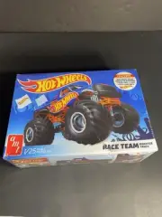 AMT Race Team Monster Truck Hot Wheels 1/25 Model Kit (AMT1256) New in Box