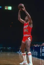 Reggie Theus of the Chicago Bulls 1981 Basketball Photo 3
