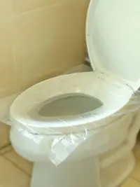 在飛比找Yahoo!奇摩拍賣優惠-熱銷 Fasola一次性馬桶墊防水旅行便攜式馬桶套孕產婦廁所