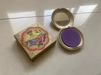 在飛比找Yahoo!奇摩拍賣優惠-anna sui 粉餅盒 金色