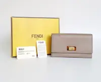 在飛比找Yahoo!奇摩拍賣優惠-FENDI   經典  LOGO  皮夾  原廠盒裝，保證真