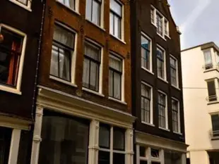 阿姆斯特丹藝術家旅館