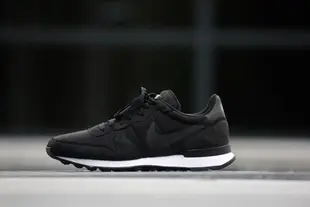 南◇現 NIKE INTERNATIONALIST TP 749655-001 黑白 磨沙皮 無縫線 毛料