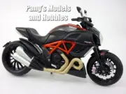 2011 Ducati Diavel Carbon 1/12 Scale Diecast Model Motorcycle by Maisto