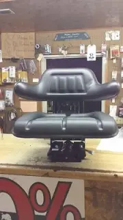 MF FERGUSON 20,25,30,35,50,65,130,135,150,165,175,230,235,245, TRACTOR SEAT ASSY