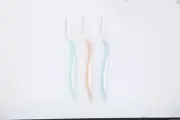 Floral Rainbow Green, Pink, and Blue Eyebrow Razors