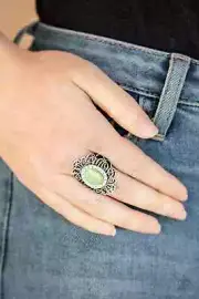 Paparazzi: Dashingly Dewy - Green Ring