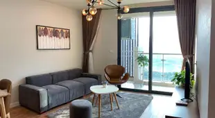 The Legend- Lakeview 2Br Apartment
