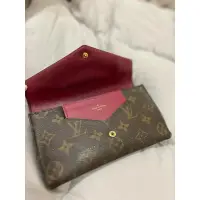 在飛比找蝦皮購物優惠-(二手）LOUIS VUITTON LV 字紋 內桃紅 6卡