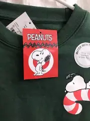 NWT Peanuts Snoopy Candy Cane Pullover Christmas Green Sweatshirt Women’s M