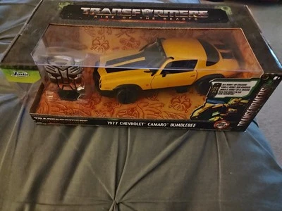 Jada Transformers 1977 Chevy Camaro Bumblebee 1:24 Scale