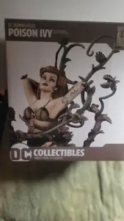 DC Collectibles "DC Bombshells" Limited Edition Sepia Variant Poison Ivy Statue