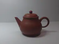 在飛比找Yahoo!奇摩拍賣優惠-雅品壺~早期紅泥線瓢壺 中國宜興庚午年製 蓋 8#B900