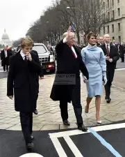 11X14 PHOTO - DONALD TRUMP w/ MELANIA & SON BARRON IN INAUGURAL PARADE (OP-466)