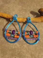 UNIQUE M/LG BLUE WIRE HOOP/ORANGE/BLUE/PURPLE/SILVER BEADS/WIRE WRAP EARRINGS