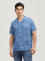 GUESS Eco Blue Tile Short Sleeve Shirt Size: Small, Viscose Rayon