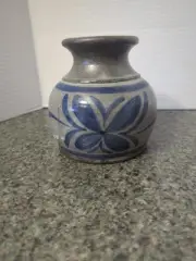 Studio Art Glazed Pottery Vase Grey With Cobalt Blue Vine Design 5"