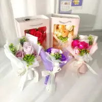 在飛比找momo購物網優惠-【天使愛美麗】5朵玫瑰康乃馨香皂花禮盒(情人節 母親節 告白