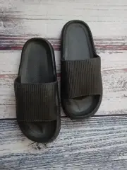 NWT CLOUD SLIDES SZ 10 US, 42 EU OPEN TOE PILLOW SLIDES SHOWER HOUSE SLIPPERS