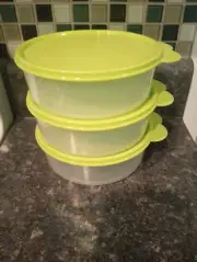 Tupperware 3 Pc Round Container Set-NEW