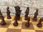 Sea Life Berkeley Chess Set with 3.75 inch King - Cream and Red (UK)