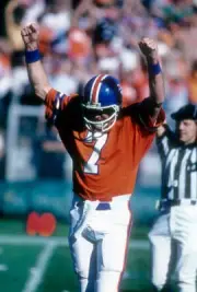 Quarterback Craig Morton Of The Denver Broncos 1980 Nfl Photo 3