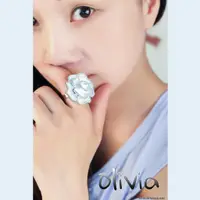 在飛比找蝦皮購物優惠-現貨 Olivia Fashion 戒指 白色大玫瑰花施華洛