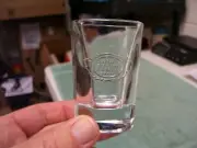 JACK DANIEL'S WHISKEY OLD NO. 7 BRAND FANCY LOGO SQUARE BOTTOM SHOT GLASS NEW