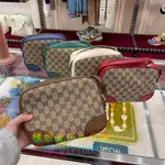 『櫃姐代購』GUCCI 經典GG LOGO緹花布 牛皮飾邊 肩背 相機包 斜背小方包 現貨實拍