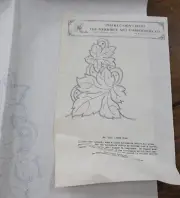 Stamped linen show fingertip towel Merribee Acanthus leaves NOS Embroidery