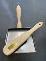OZ MADE MEDIUM SIZE - STAINLESS STEEL - DUSTPAN & BRUSH - FIREPLACE