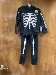 Kids NWT "10Threads" Halloween skeleton sweatshirt and sweatpants Size 5