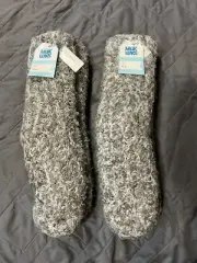 2 PAIR MUK LUKS SLIPPER SOCKS W/ SHEA BUTTER SZ L/XL 8.5-11 NON SKID FUZZY GREY
