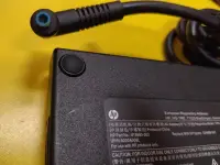 在飛比找露天拍賣優惠-HP 原廠 藍頭帶針 200W 筆電 電競 變壓器 8156