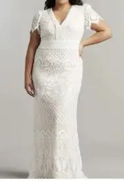 Tadashi Shoji Plus Size Lace Wedding Dress (16W)