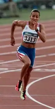 Kelly Holmes of Great Britain gets off the starting blocks in the - Old Photo