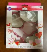 Wilton 7 heart shaped cookie cutters brand new in box